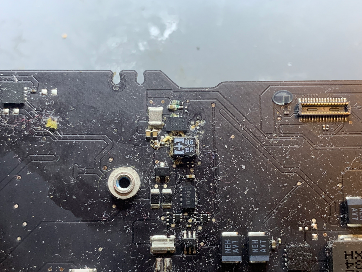 Dead, No Charging Light - MacBook Air 13" 2013 A1466, 820-3437